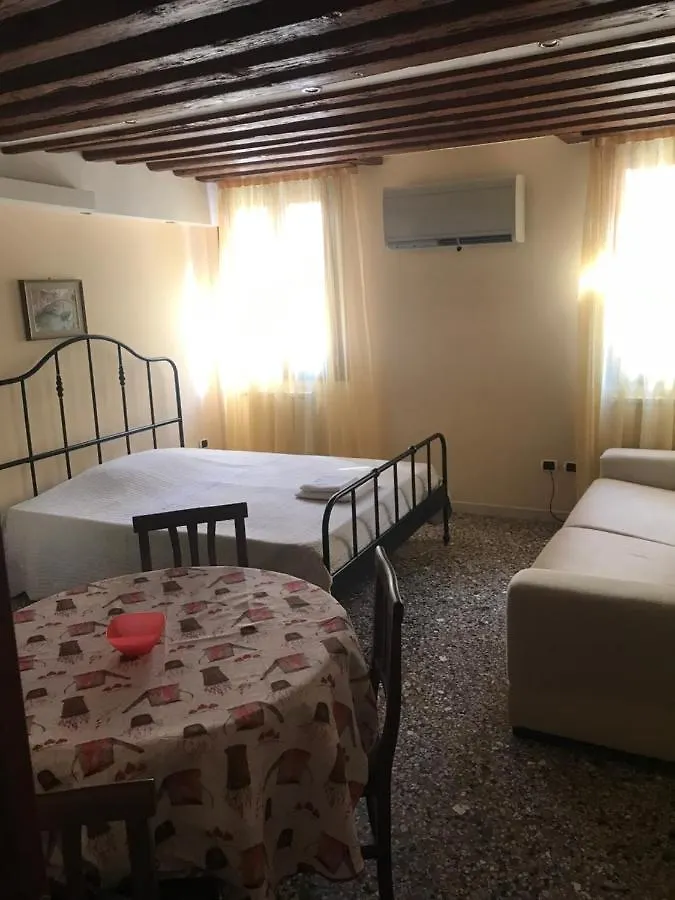 Ca' Venere Apartments Cannaregio 베니스 0*,  이탈리아
